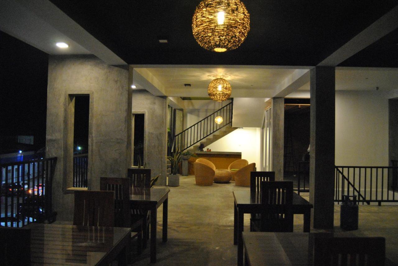 The Canoe Negombo Bagian luar foto
